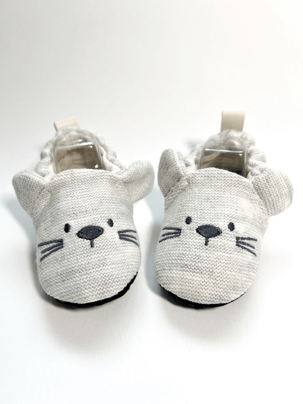 Tavşan nakışlı bebek patik - gri renkli sevimli çift patik
