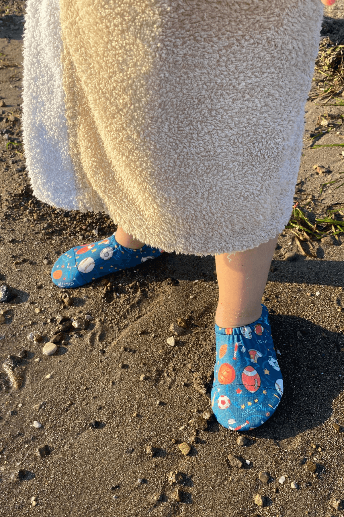 Futbol desenli deniz ve havuz patiği – görünüm