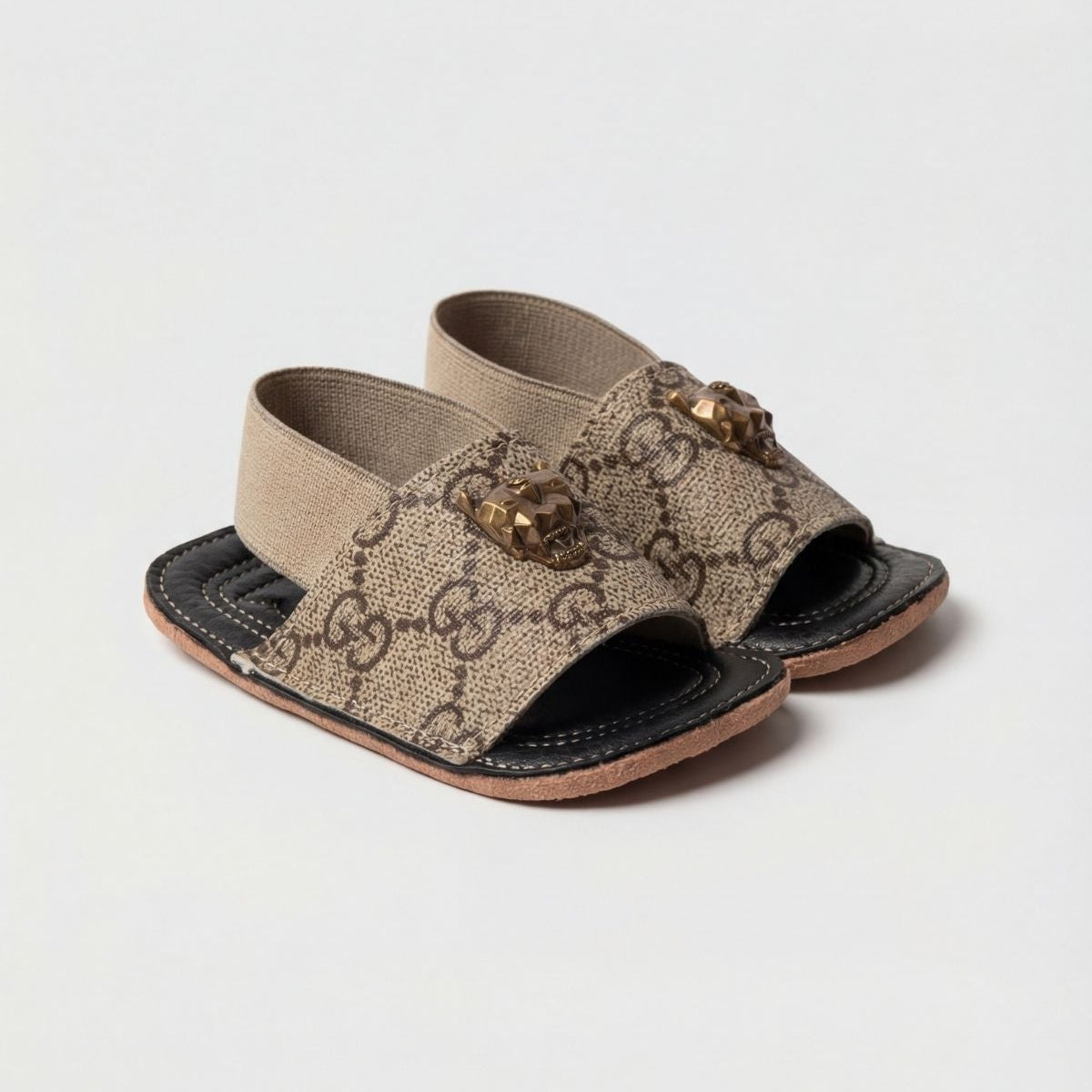 Unisex Bebek Terlik | Monogram Desenli Tokalı Sandalet