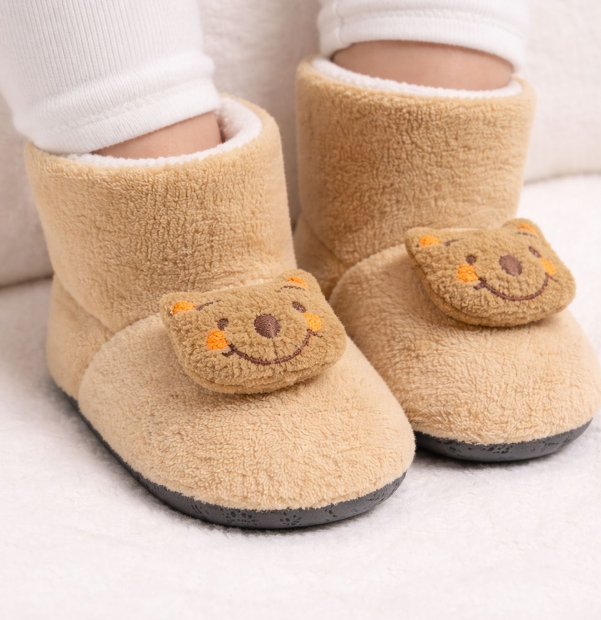 Bej Zilli Ayıcık Detaylı Kaydırmaz Bebek Ev Botu - bebek ayağı