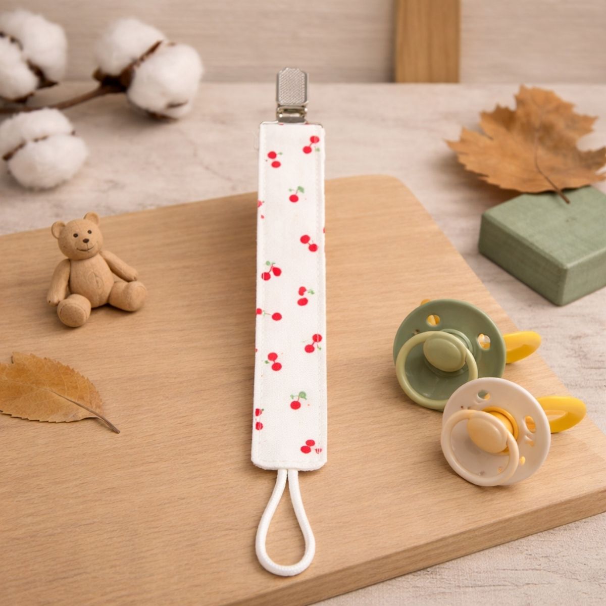 kiraz desenli emzik askısı 