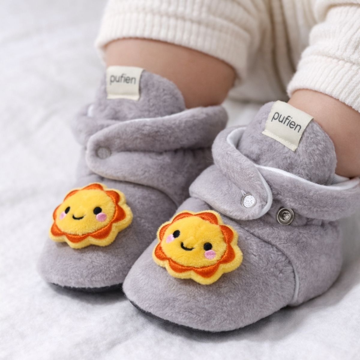 Gri Polar Panduf - Aslan Figürlü bebekte görünüm