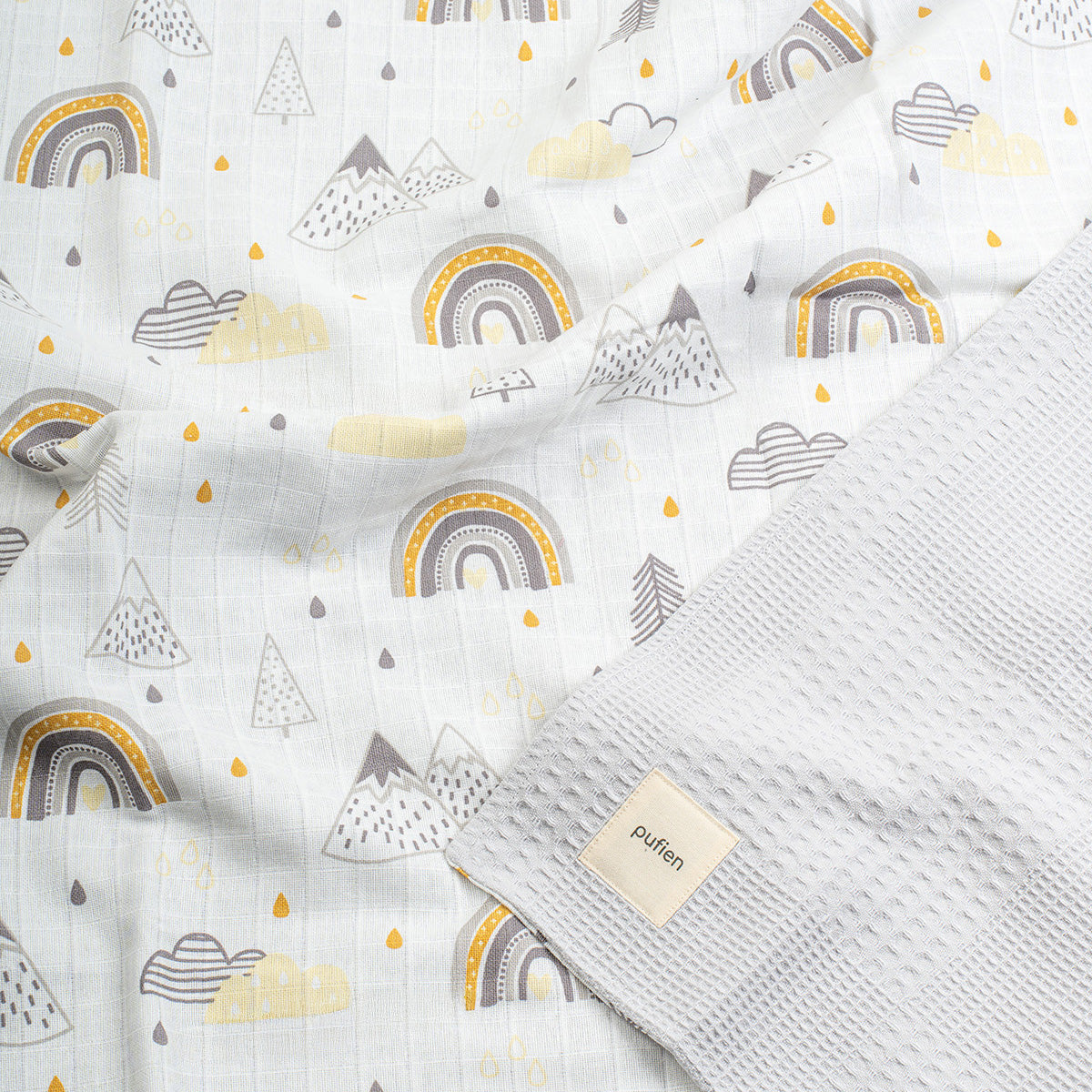 Gri waffle örtü, dağ ve gökkuşağı desenli örtü