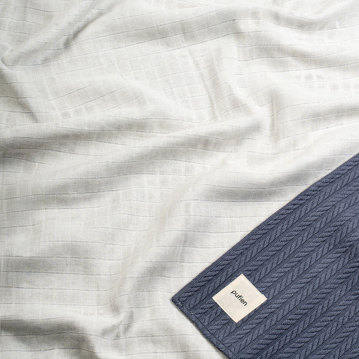 Antrasit örgü örtü, düz desenli detay