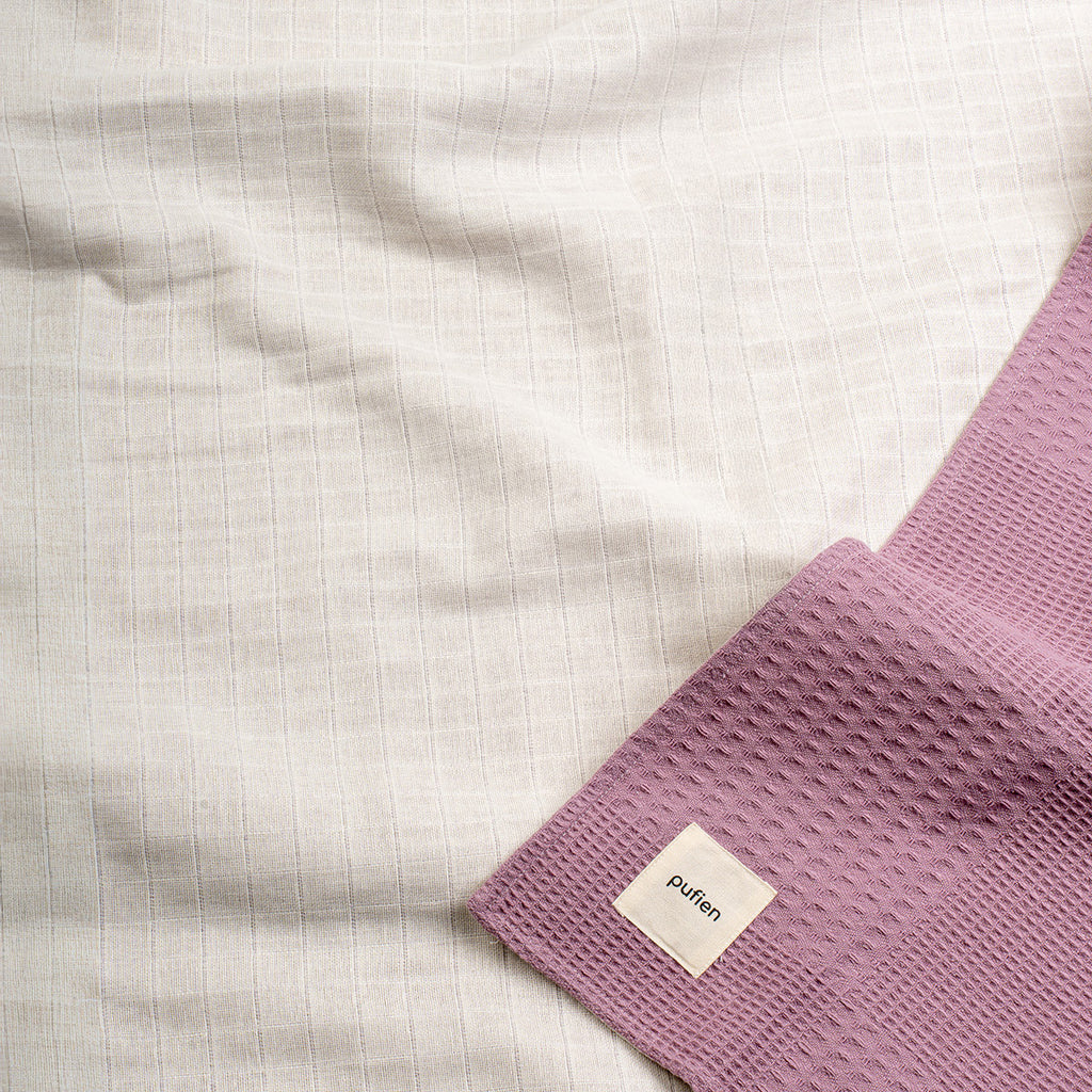 Violet waffle örtü, sade desenli detay