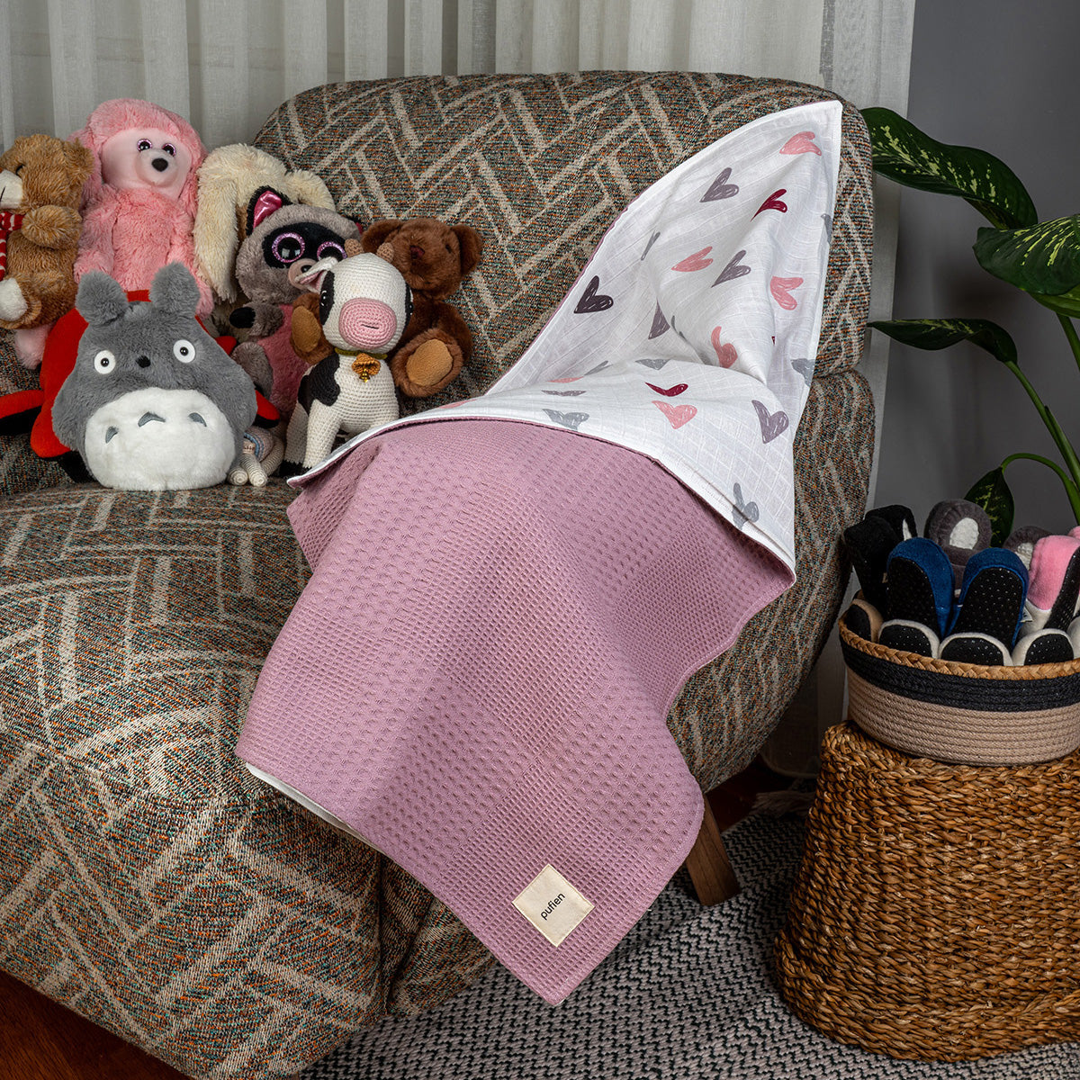 Beşik üzerine serilebilen violet waffle örtü, kalp desenli