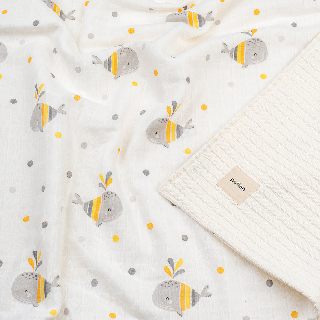 Beyaz örgü örtü, balina desenli detay