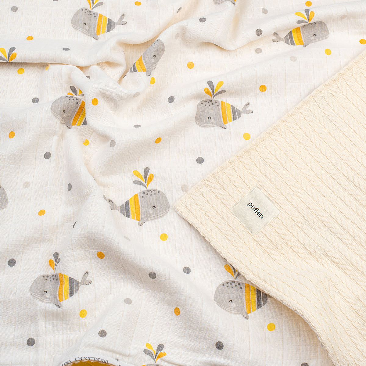 Ekru örgü örtü, balina desenli detay