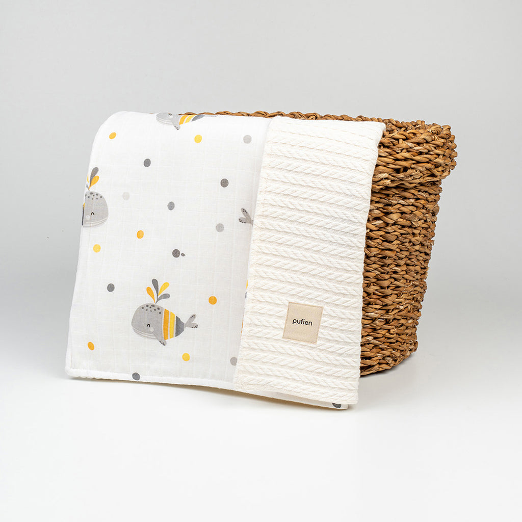 Beyaz balina desenli örgü örtü, 90x115 cm 