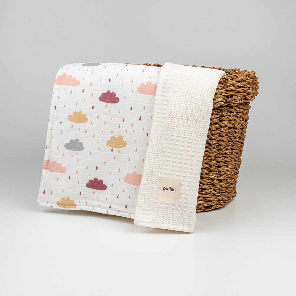 Bulut desenli beyaz müslin waffle örtü 