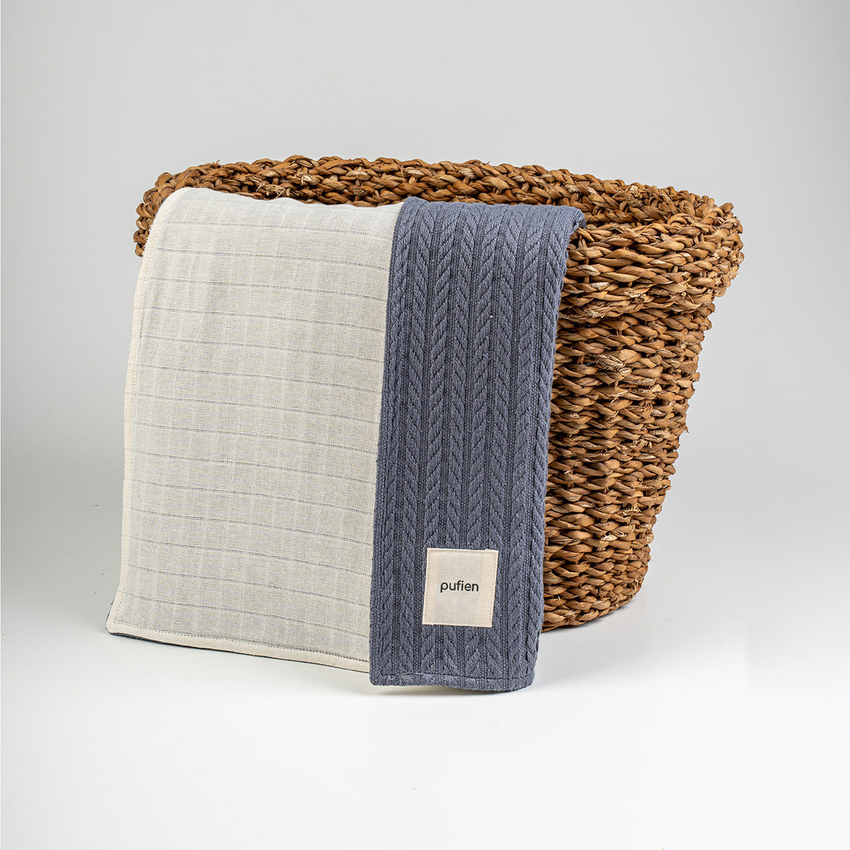 Antrasit düz desenli örgü örtü, 90x90 cm