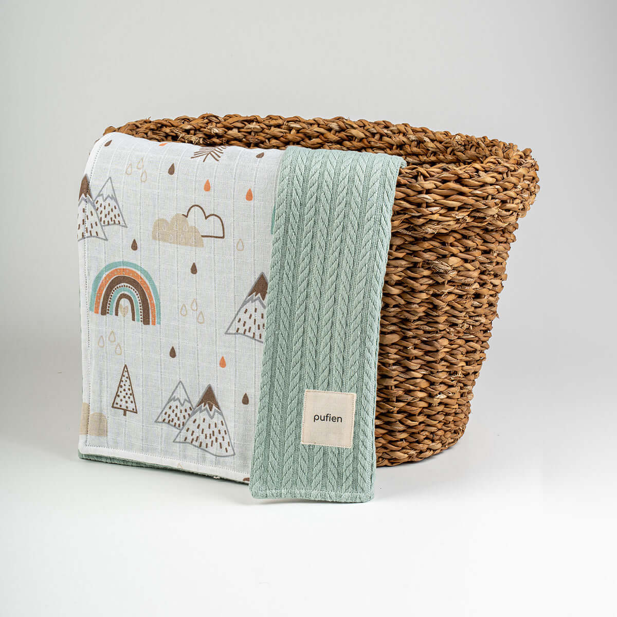 Yeşil gökkuşağı dağ desenli örgü örtü, 90x90 cm