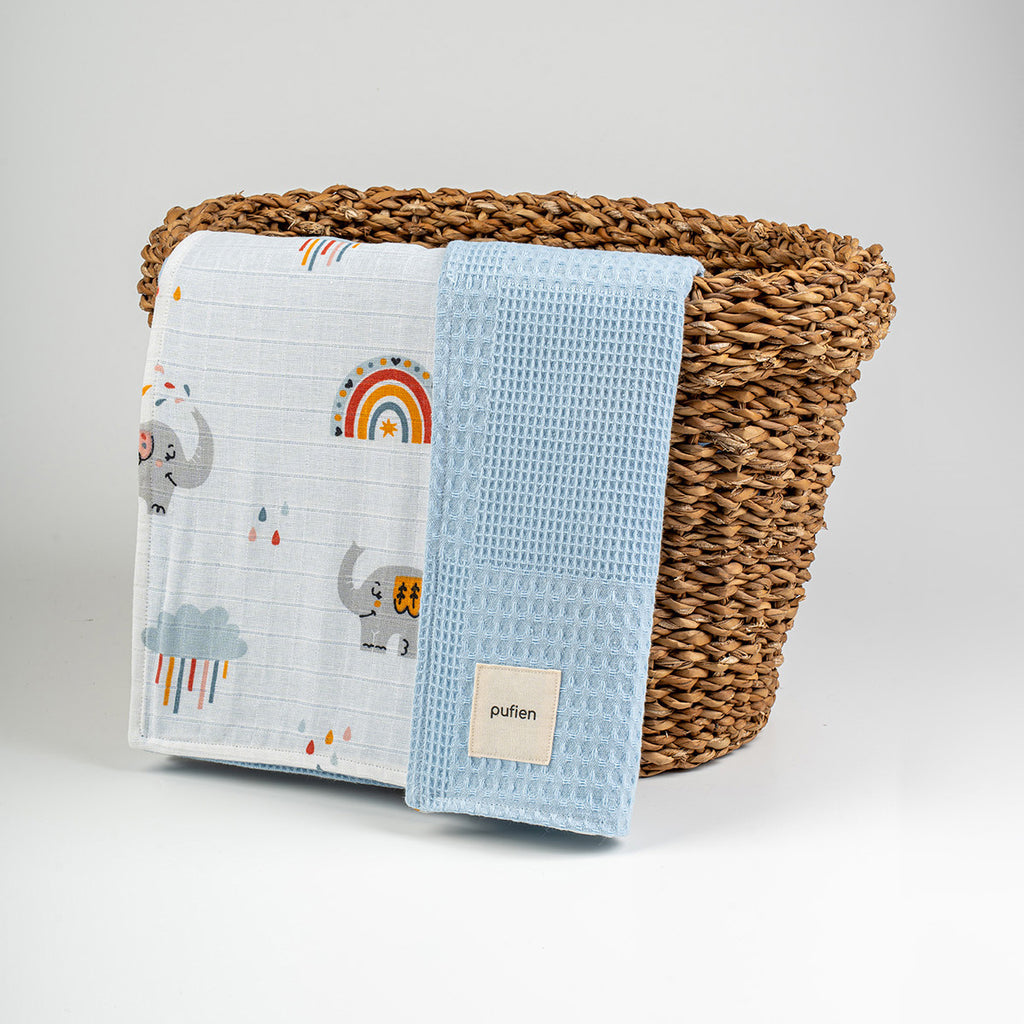 Gökkuşağı desenli mavi waffle örtü