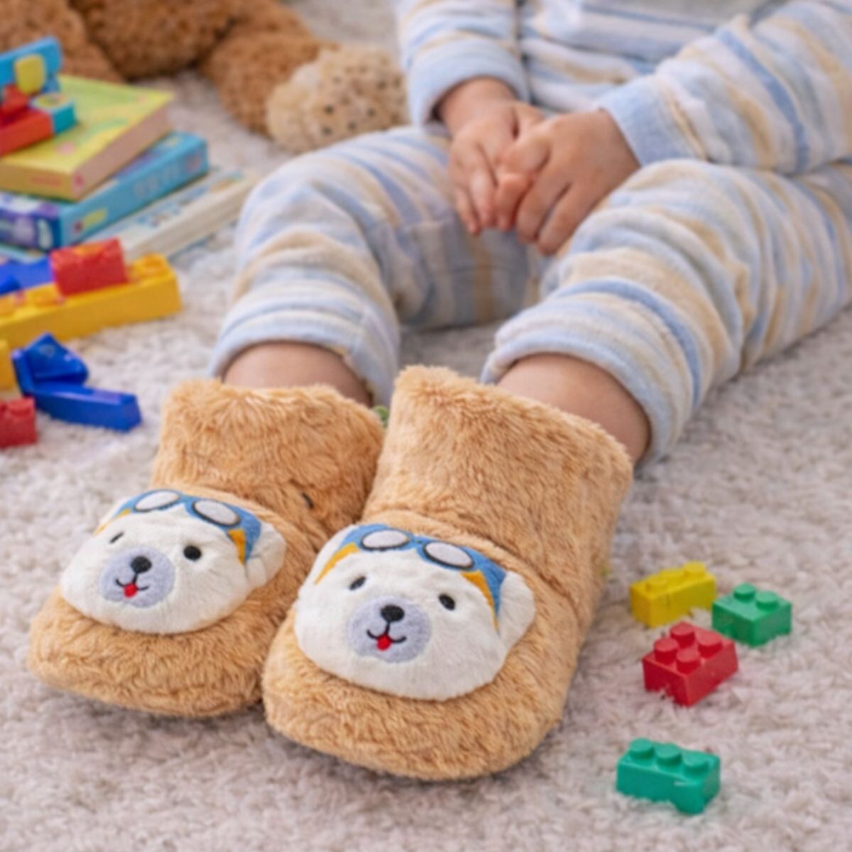 Bej Ayıcık Desenli Peluş Ev Botu - Pufien