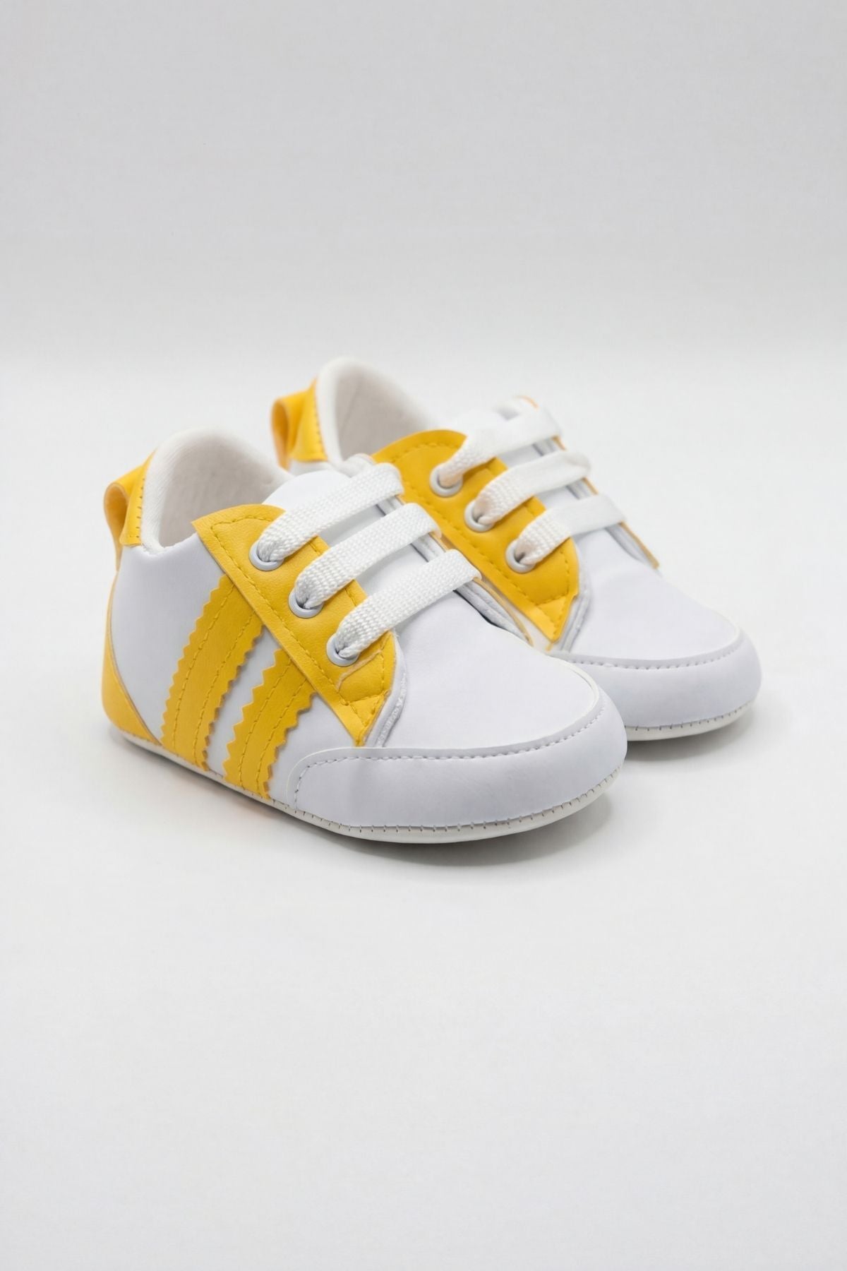 Beyaz Yeşil Çizgili Bağcıklı Bebek Sneaker Ayakkabı — Sarı
