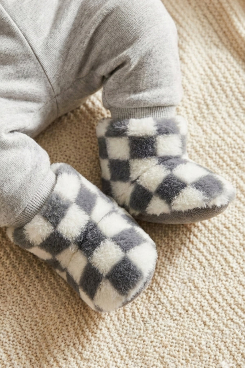 Çocuk ve Bebek Panduf, Kışlık Peluş Bot, Yumuşak, Sıcak Tutan, Kaymaz Tabanlı Ev İçi Patik, Ev Botu Gri - PufienEv Botu
