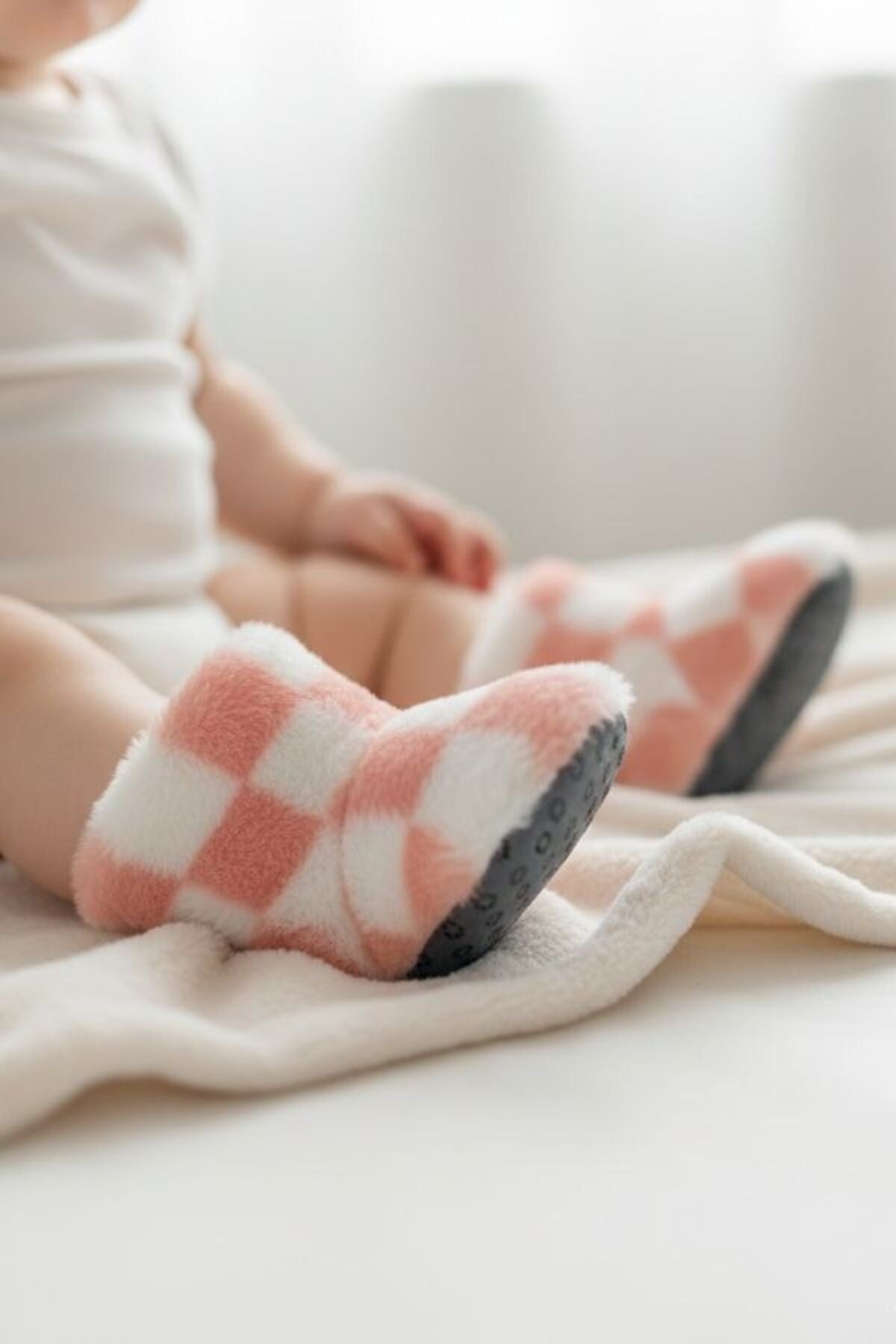 Çocuk ve Bebek Panduf, Kışlık Peluş Bot, Yumuşak, Sıcak Tutan, Kaymaz Tabanlı Ev İçi Patik, Ev Botu - PufienEv Botu