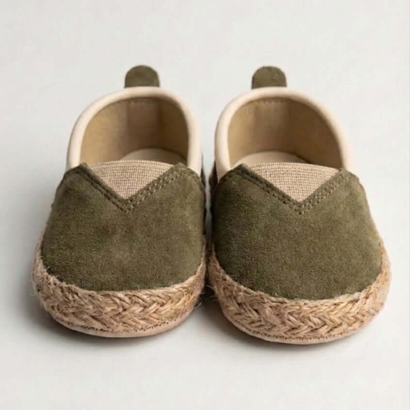 haki süet hasır tabanlı bebek espadril yan görünüm