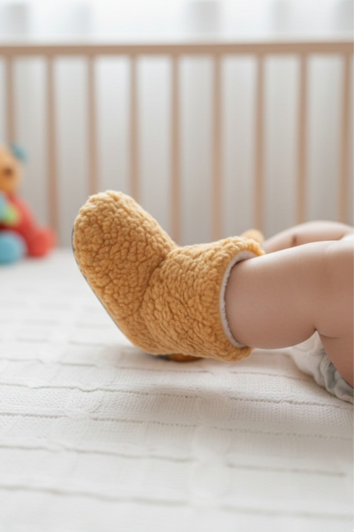Kuzu Peluş Çocuk Ev Botu — Camel