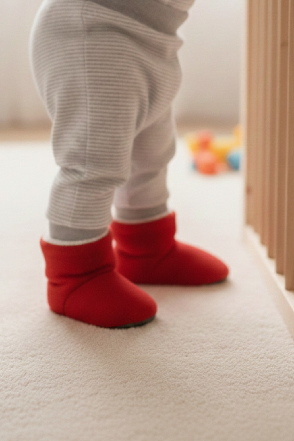Peluş Kaydırmaz Bebek Ev Botu — Kırmızı