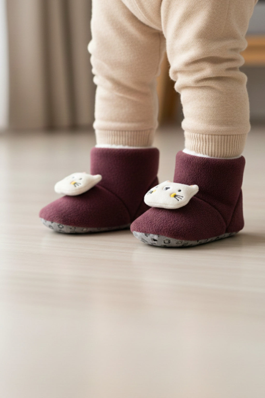 Zilli Figürlü Kaydırmaz Bebek Ev Botu — Bordo